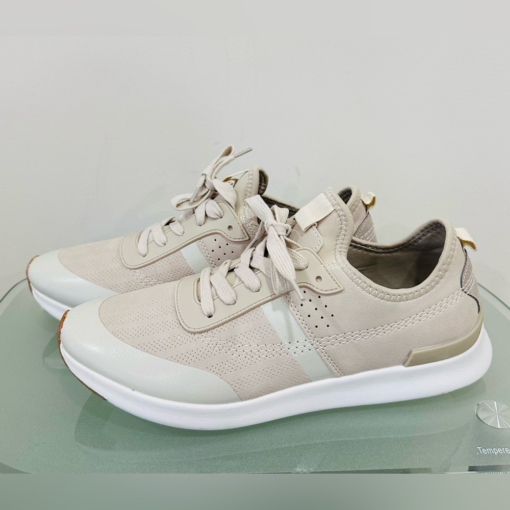 STEVE MADDEN Berlyn Perforated Sneaker In Sand Size 8,5